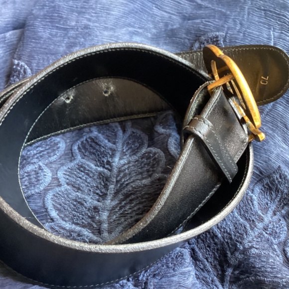 Black Leather Gucci Belt - Picture 6 of 9
